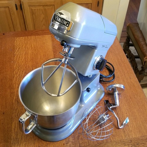 Viking Professional 7 Qt 1000W VSM700 Mixer With Attachments And User Guide