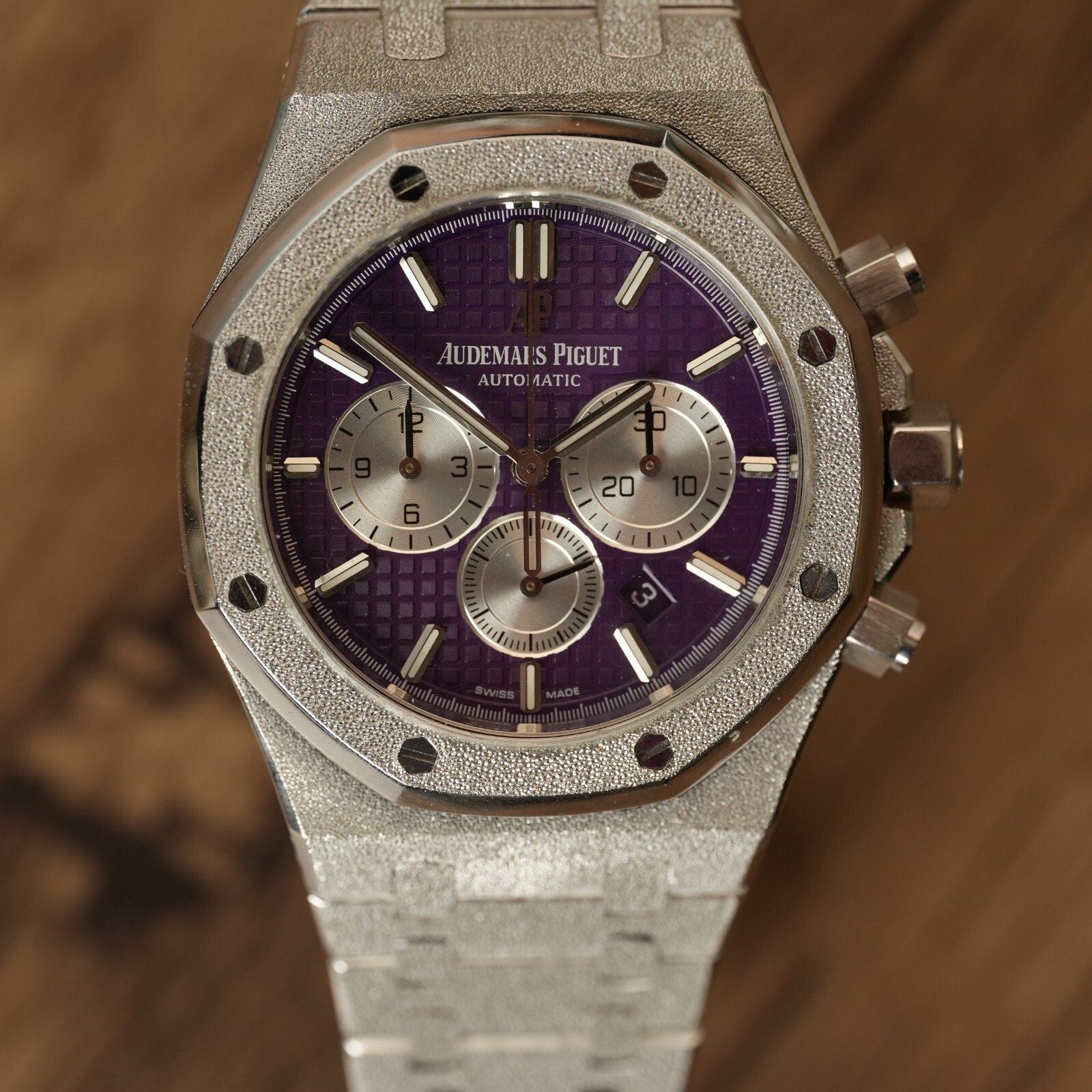 Pre-owned Audemars Piguet Royal Oak Silver Men's Watch - White Gold Frosted