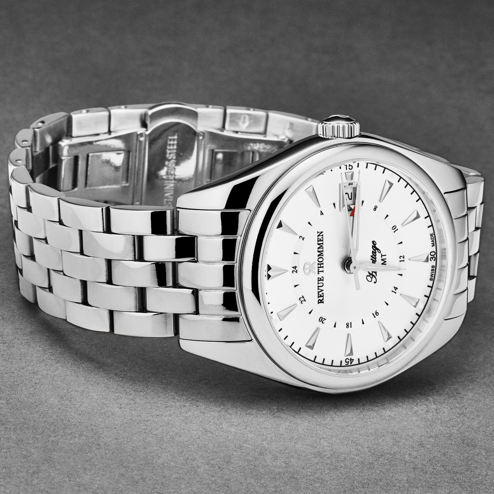 Pre-owned Revue Thommen Men Heritage Gmt Silverdial Ss Bracelet Swiss Automatic 21010.2332