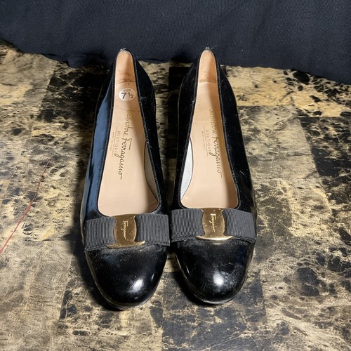 パンプス SALVATORE FERRAGAMO Black Leather Vara Pumps $_12.JPG?set_id=880000500F