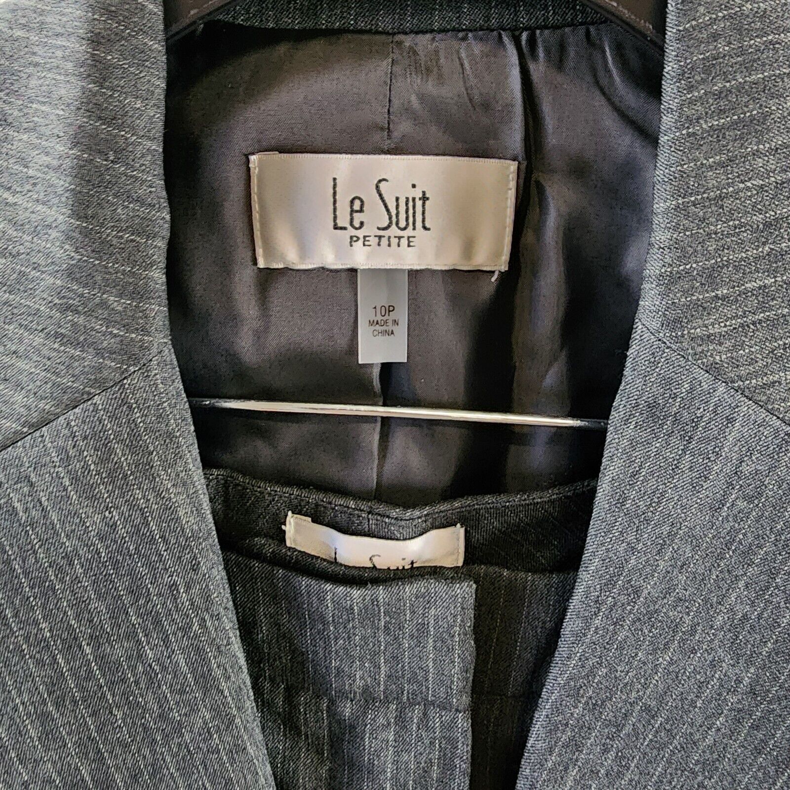 Le Suit Petite Two-Button Pinstriped Pantsuit Women's 10P Black Single Breasted - Picture 11 of 18