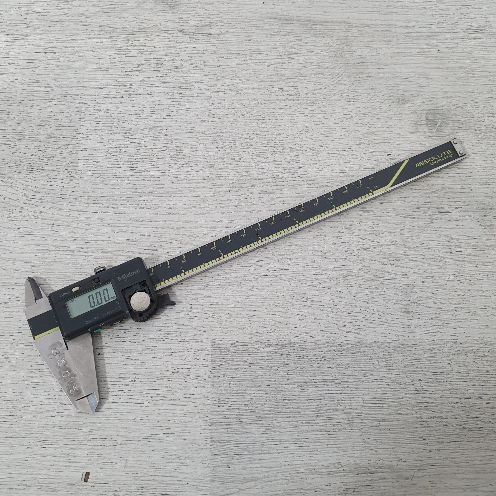 GENUINE Mitutoyo Digital Digmatic Caliper 500-172-30  8"  200mm
