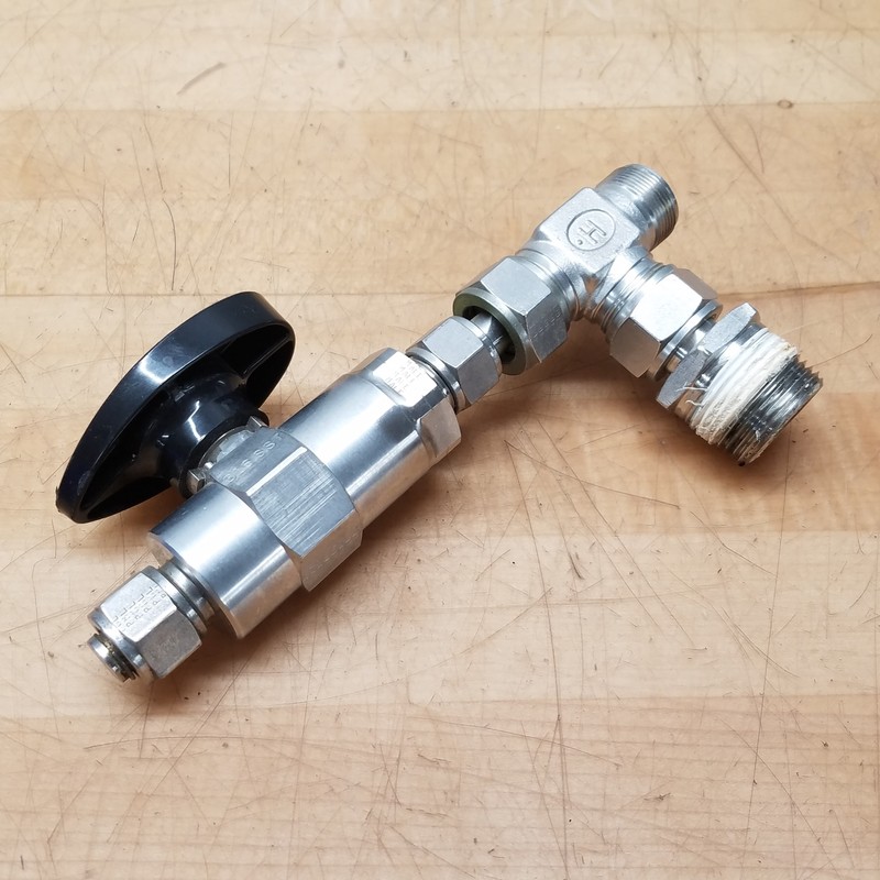 Hoke 7092G8Y Ball Valve, 2000 PSI, 1/2" - USED
