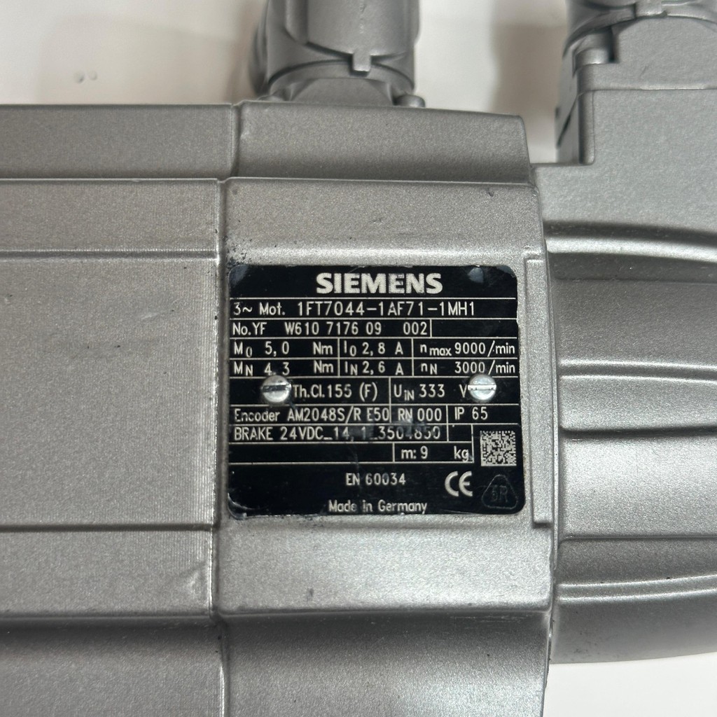 SIEMENS 1FT7044-1AF71-1MH1 Simotics Servo Motor — 3