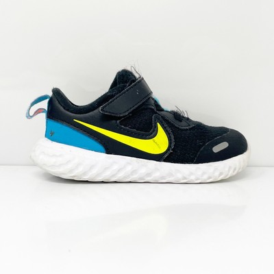 

Nike Boys Revolution 5 BQ5673-076 Черные кроссовки для бега, размер 8C, Черный, Revolution 5