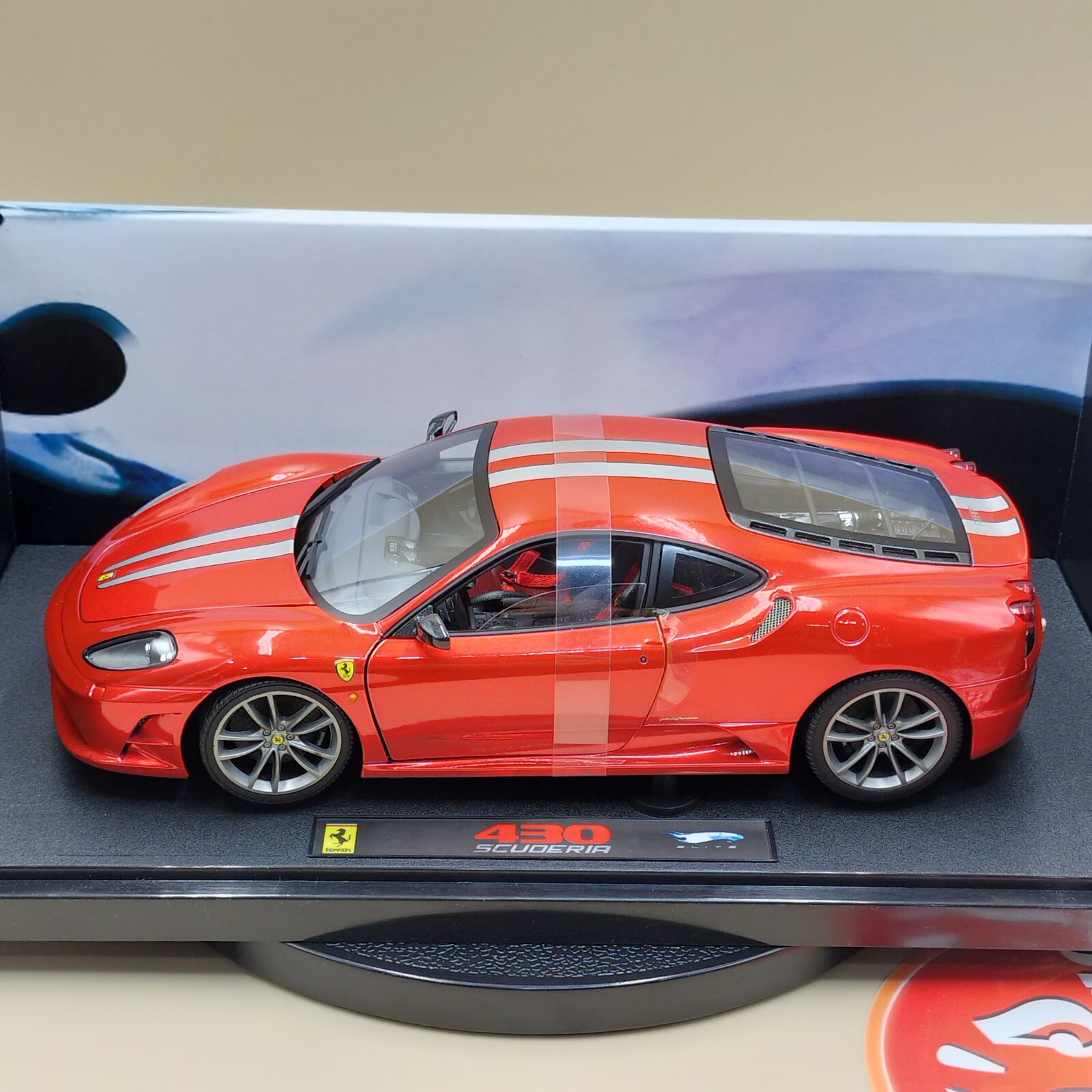 1/18 エリート フェラーリ 430スクーデリア ミニカー ELITE