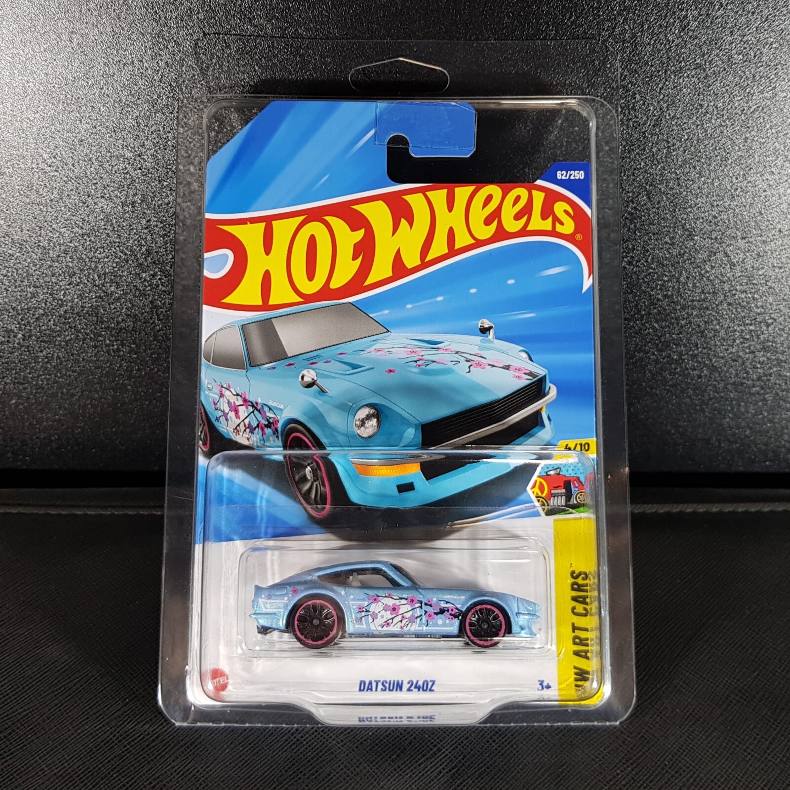 Datsun 240Z - Hot Wheels - HW Art Cars 2025 - +Display