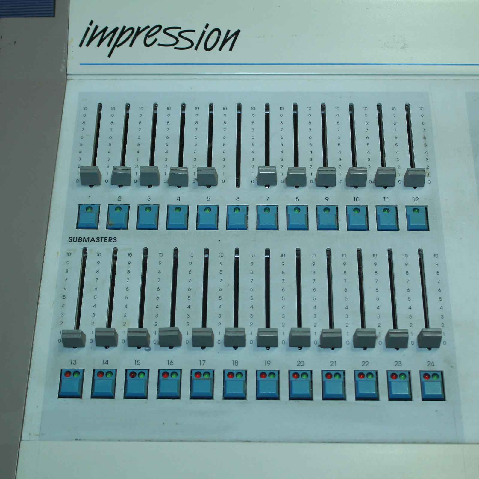 GORGEOUS ETC IMPRESSION Lighting Console Theater Controls Light Board with Keys