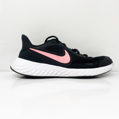 Nike Girls Revolution 5 BQ5671-002 Черные кроссовки для бега Размер 5Y