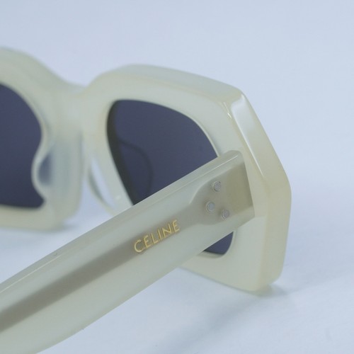 Pre-owned Celine Cl40243i 39a Opal Vanilla/smoke 51-18-135 Sunglasses Authentic In Gray