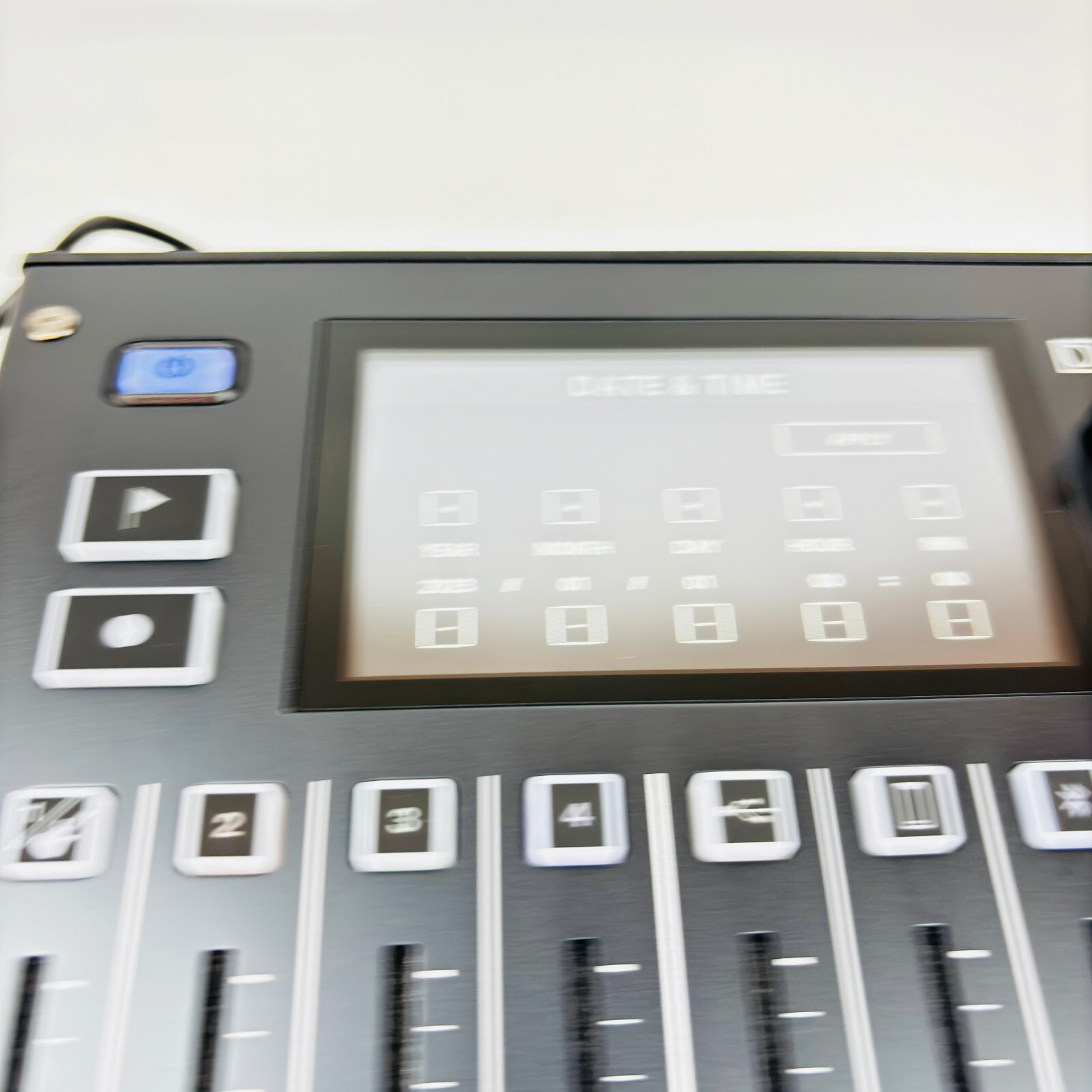 BOSS ( ボス )Gigcaster 8 GCS-8 BOSS Gigcaster 8 GCS-8 Audio Streaming Mixer 8-Channel