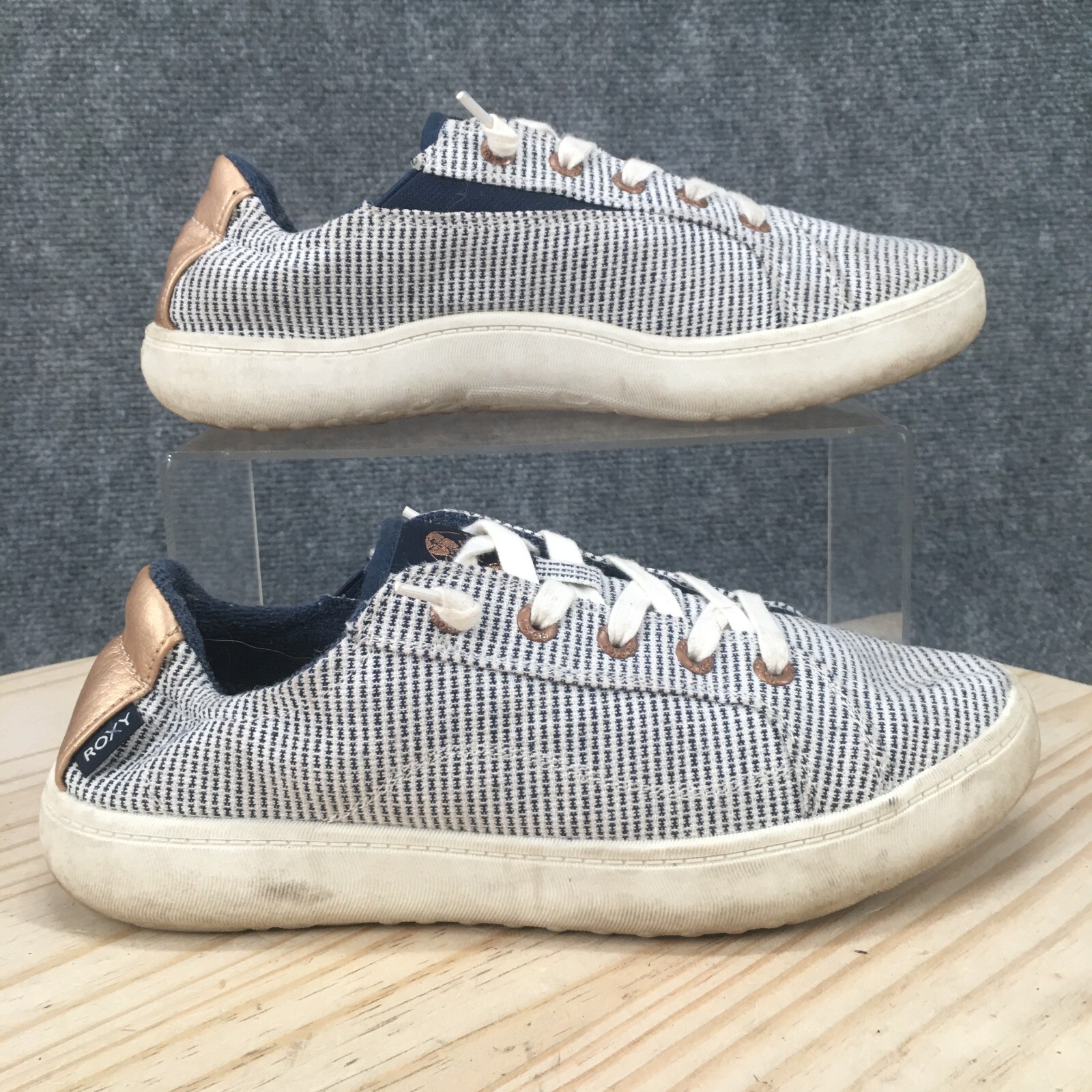 Roxy Shoes Womens 8.5 Walking Sneakers Blue Striped Lace Up