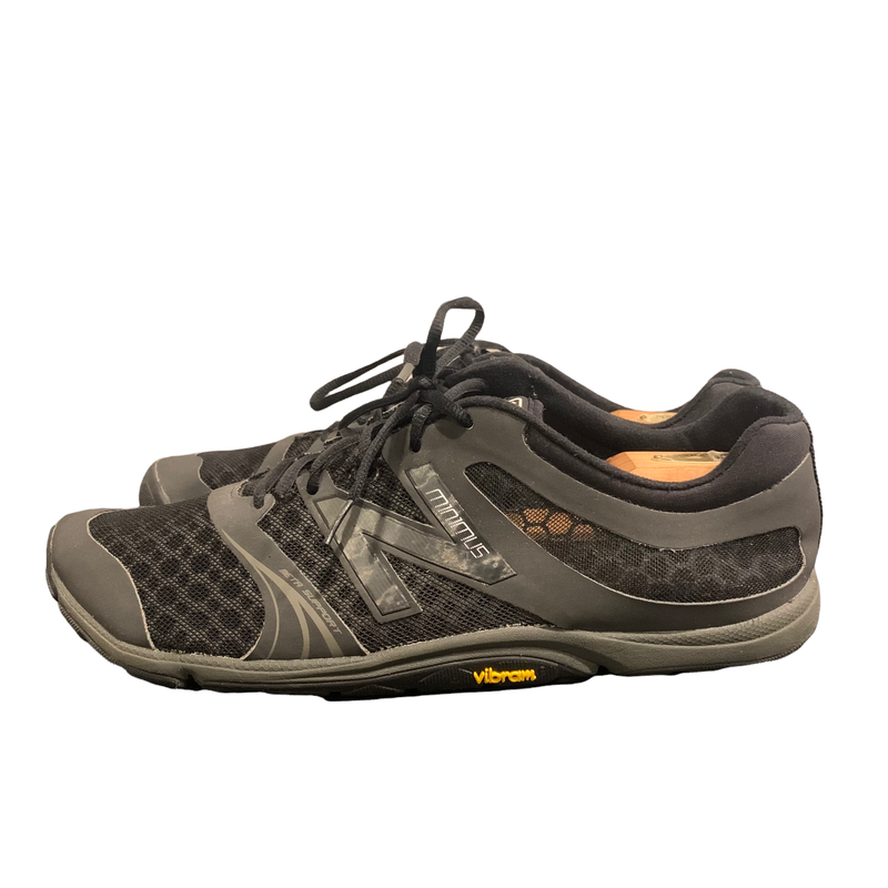 New Balance Black Minimus Trail 10 