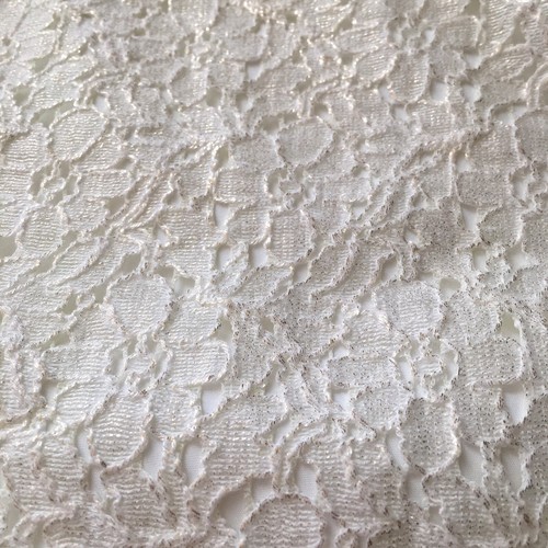 Vince Camuto white lace brocade skirt size 6 EUC