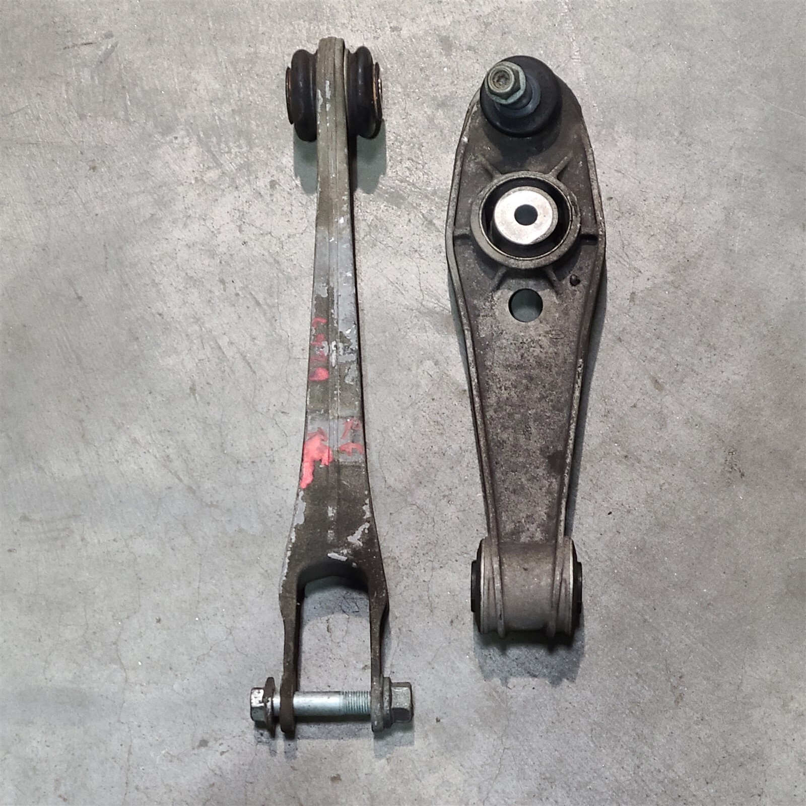16929【2/5】 97-04 Porsche Boxster 986 Driver Front Control Arms AA6929