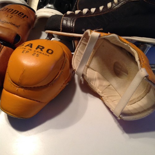 VTG Cooper CCM Shin Elbow Pad Gloves Skates Ice Hockey Equipment BUNDLE Man Cave