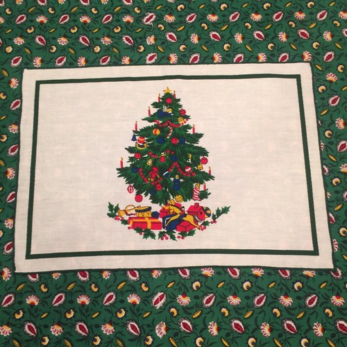Christmas Placemats Four (4) Christmas Tree Placemats ??????