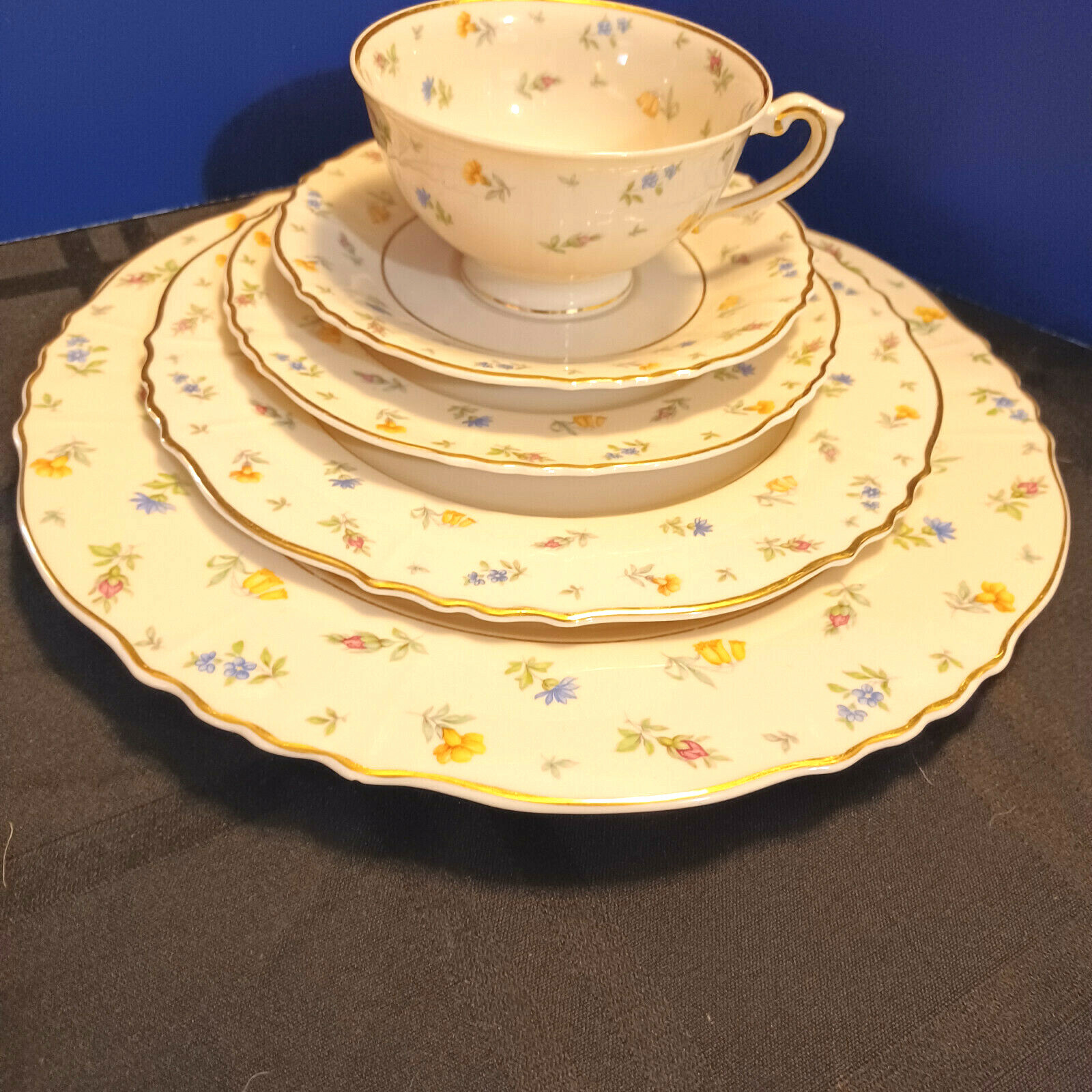 SYRACUSE CHINA FEDERAL SUZANNE PATTERN 5 PIECE PLACE SETTING