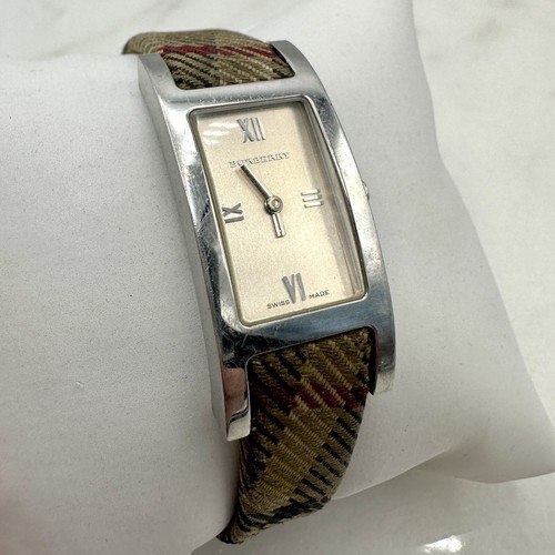 Burberry BU1015 Nova Check Stainless Steel Women's Watch Burberry BU1015 Nova Check Stainless Steel Women's Watch