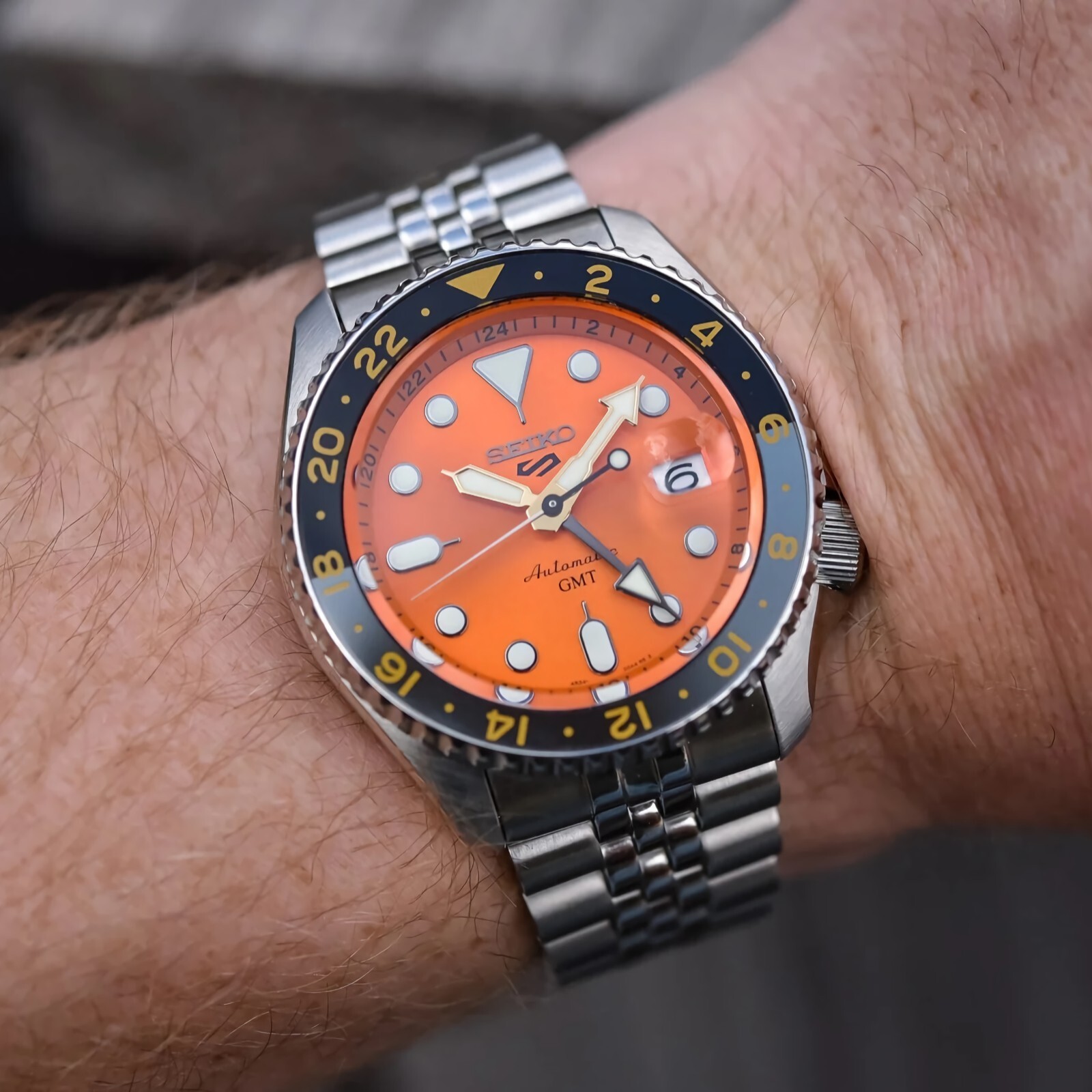 Pre-owned Seiko 5 Sports Stainless Steel 42.5 Mm Gmt Automatic Orange Dial Watch Ssk005k1