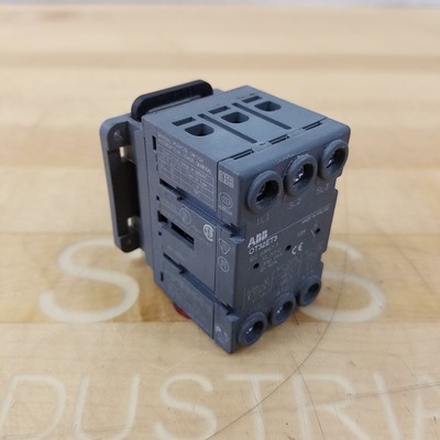 ABB OT32ET3 Disconnect Switch 3 Pole 40a - USED