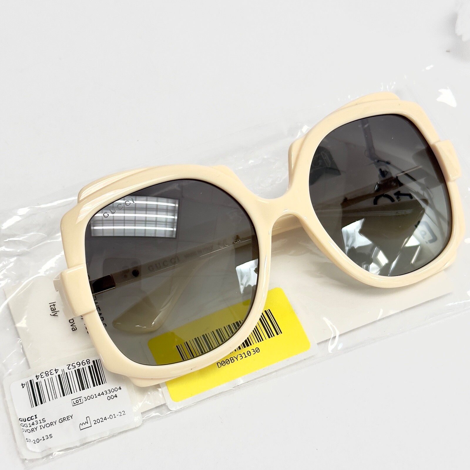 Pre-owned Gucci Ivory Grey 1431 Oversized Retro Gg1431s Sunglasses 004 Authentic In Gray