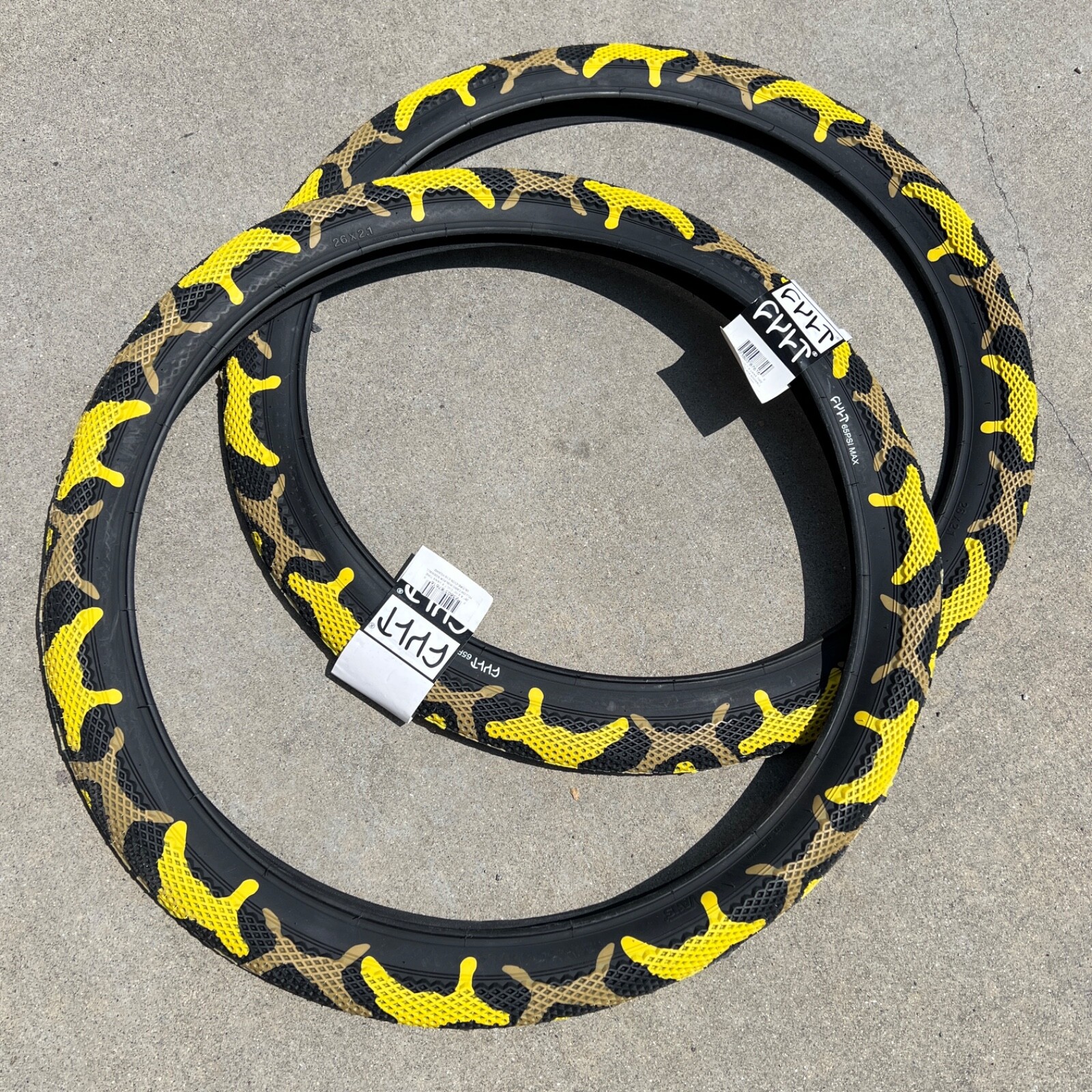 PAIR OF CULT BMX VANS BICYCLE TIRES 26 X 2.10