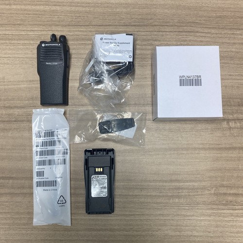 Motorola CP200 UHF 438-470 MHz 16 Channels Analog