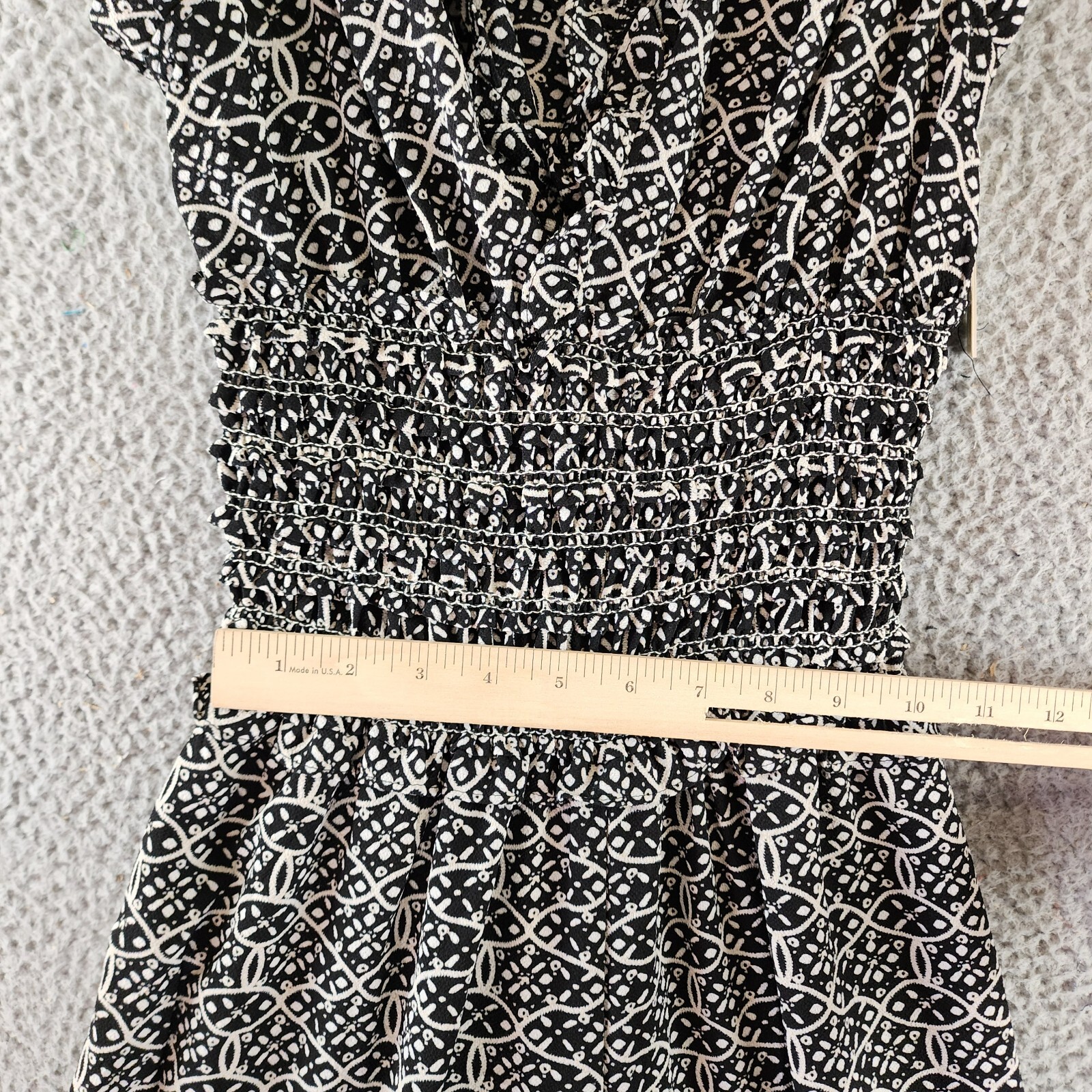 Max Studio Shirred Medallion Print Jumpsuit Women's XS Black/White V-Neck PullOn - Picture 7 of 15