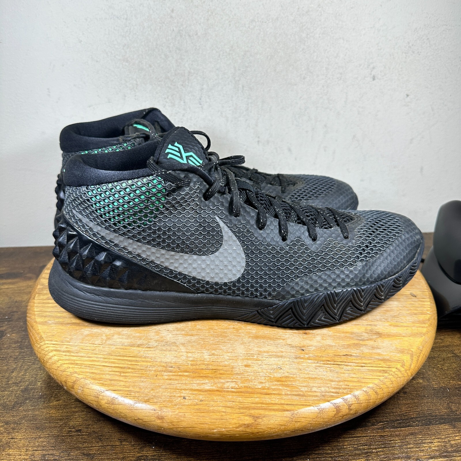 J*I様 Nike Kyrie ブラック/グリーン ハイカットシューズ ハロウィ Nike Kyrie ブラック/グリーン ハイカットシューズ ハロウィン