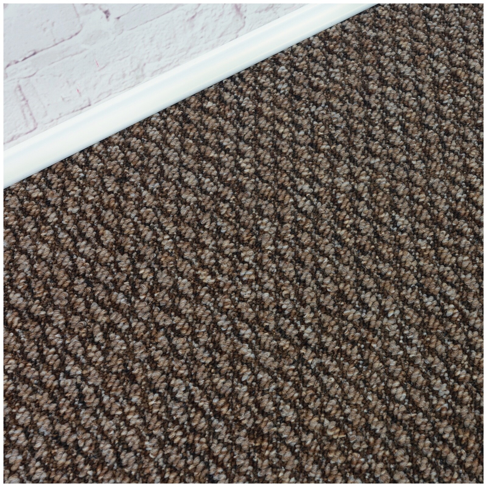 LONGLASTING Heavy Domestic Durable Felt Back 5m Wide Brown Carpet