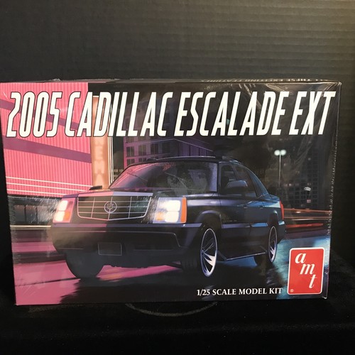 AMT 2005 Cadillac Escalade EXT プラモデル AMT 1/25 scale 2005 Cadillac Escalade EXT plastic model kit