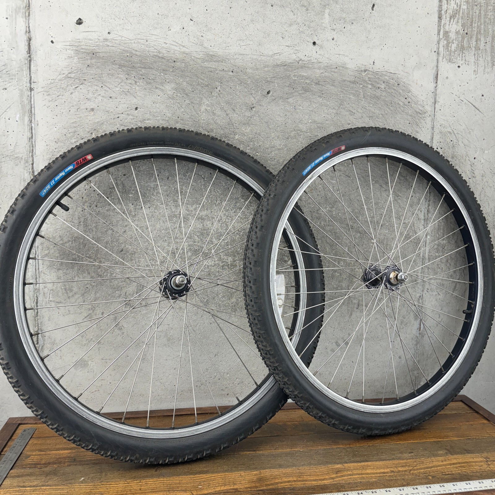 old mtb 26インチホイールセット　araya cv-7 suntour Vintage Araya CV-7 26 x 1.50 32-Spoke Mountain Bike Front