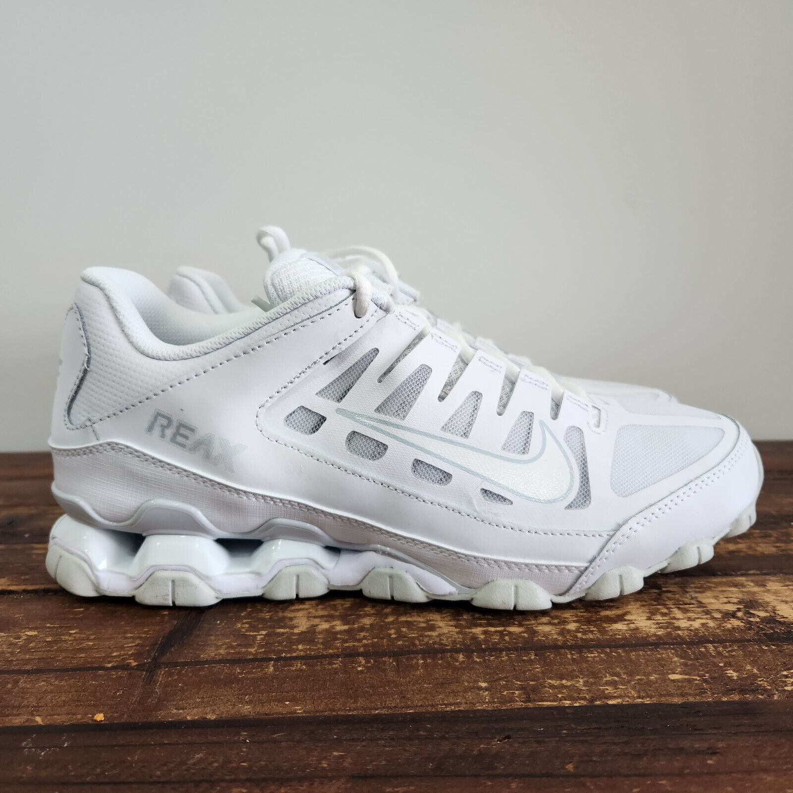 Nike Reax 8 TR Mesh White Pure Platinum 621716-102 Men's Size 8 Shoes Nike Reax 8 TR Mesh White Pure Platinum 621716-102 Men's Size 8 Shoes