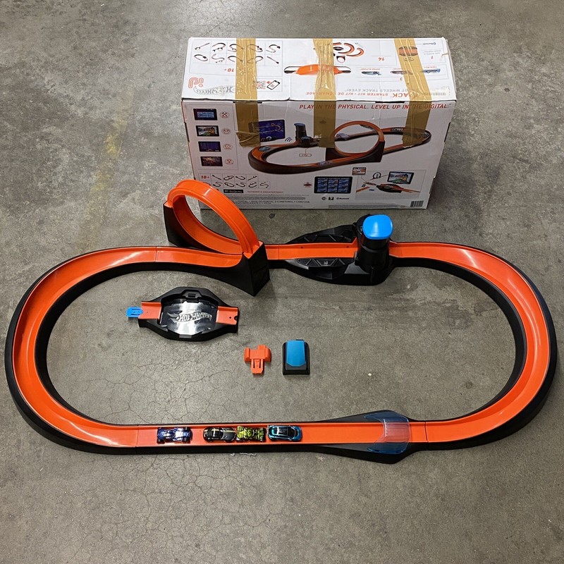 Hot Wheels id Smart Track Starter Kit Raceway Set Bluetooth