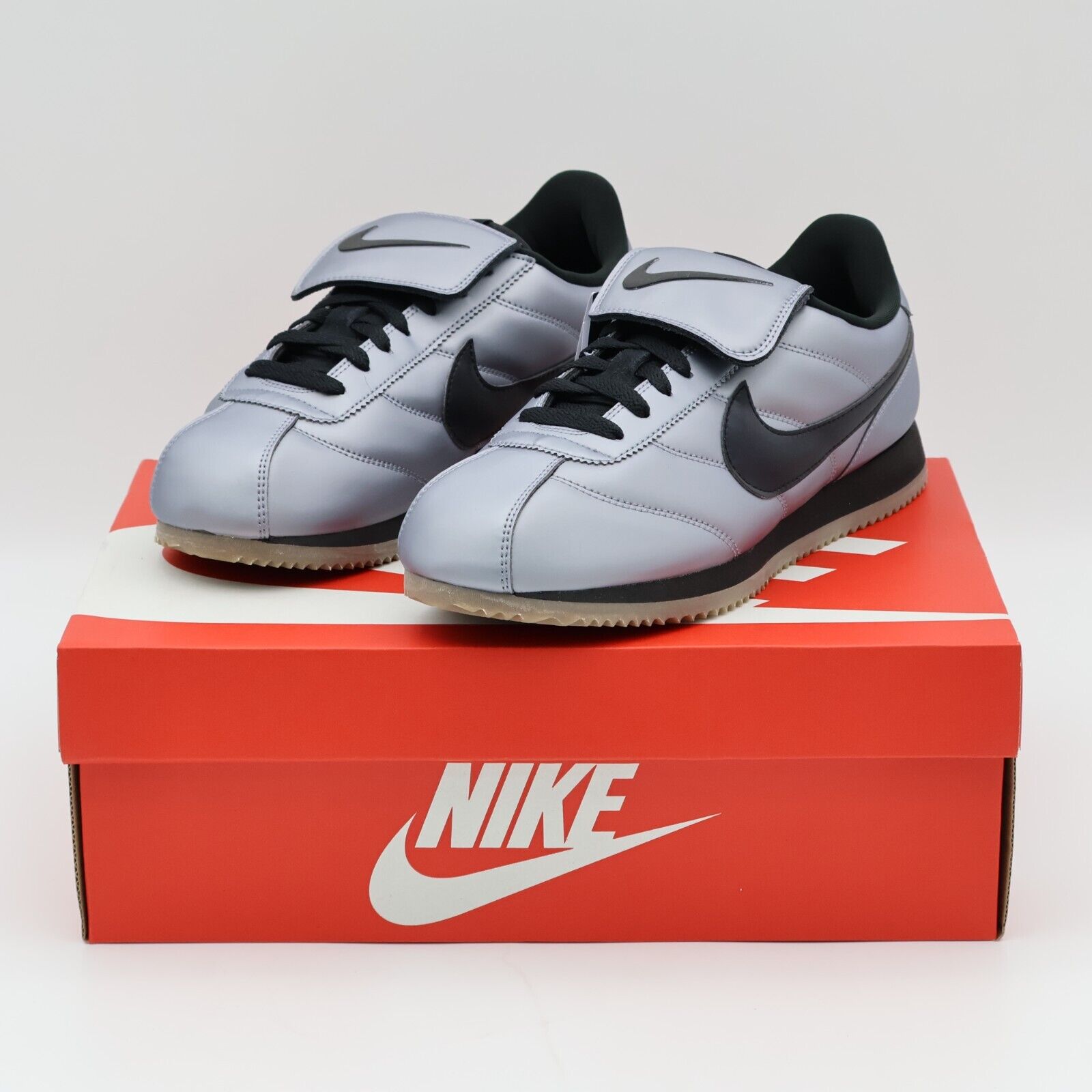 HQ3490-099 Nike Cortez Leather SE Metallic Cool Grey Black HQ3490-099 Nike Cortez Leather SE Metallic Cool Grey Black