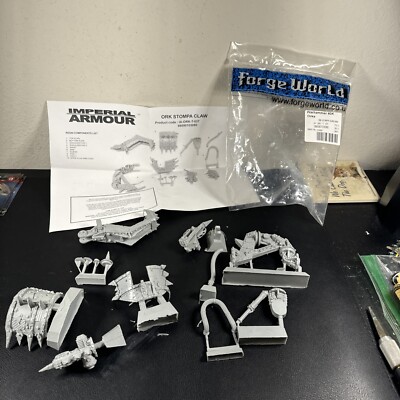 Warhammer 40K Ork Stompa Forgeworld Claw Arm OOP New On Sprue