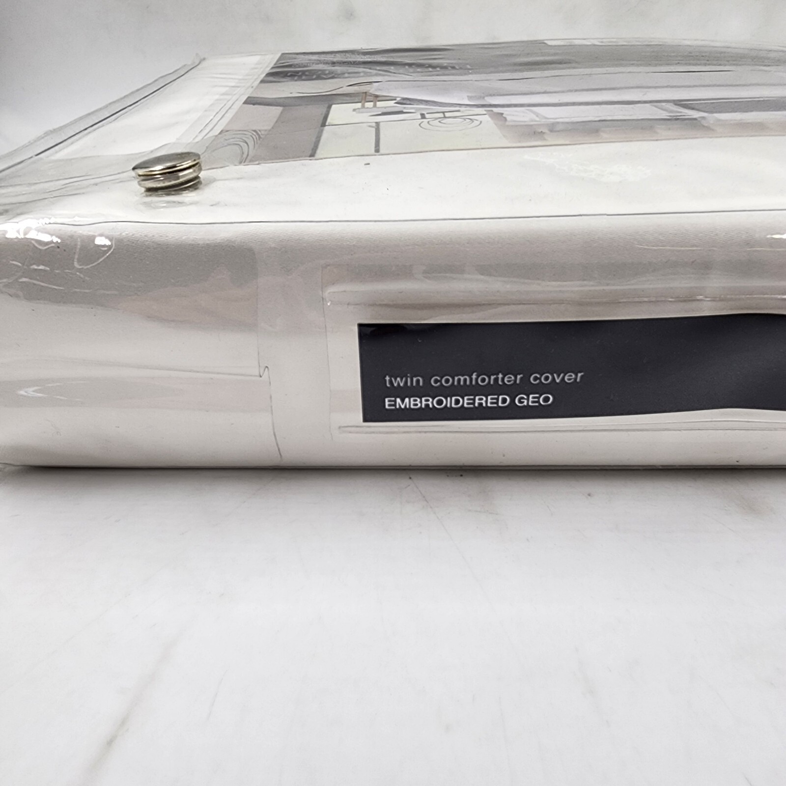 Hudson Park Collection 500TC Embroidered Geo Duvet Cover 39x75in Charcoal/White - Picture 10 of 16