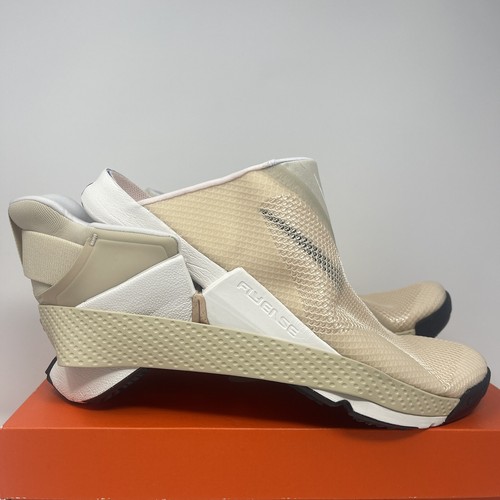 新品　タグ付き　NIKE GO FLYEASE Amazon.com | Nike Go FlyEase Easy On/Off Shoes (DR5540-102