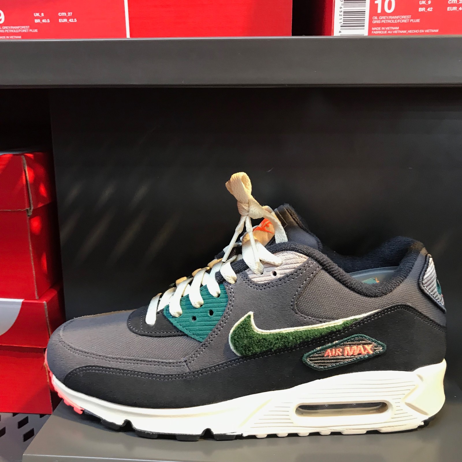 Details about Nike Air Max 90 Premium SE Sneakers Shoes Chenille Swoosh Grey 858954 002 Sz5 13 Details about Nike Air Max 90 Premium SE Sneakers Shoes Chenille Swoosh Grey 858954 002 Sz5 13