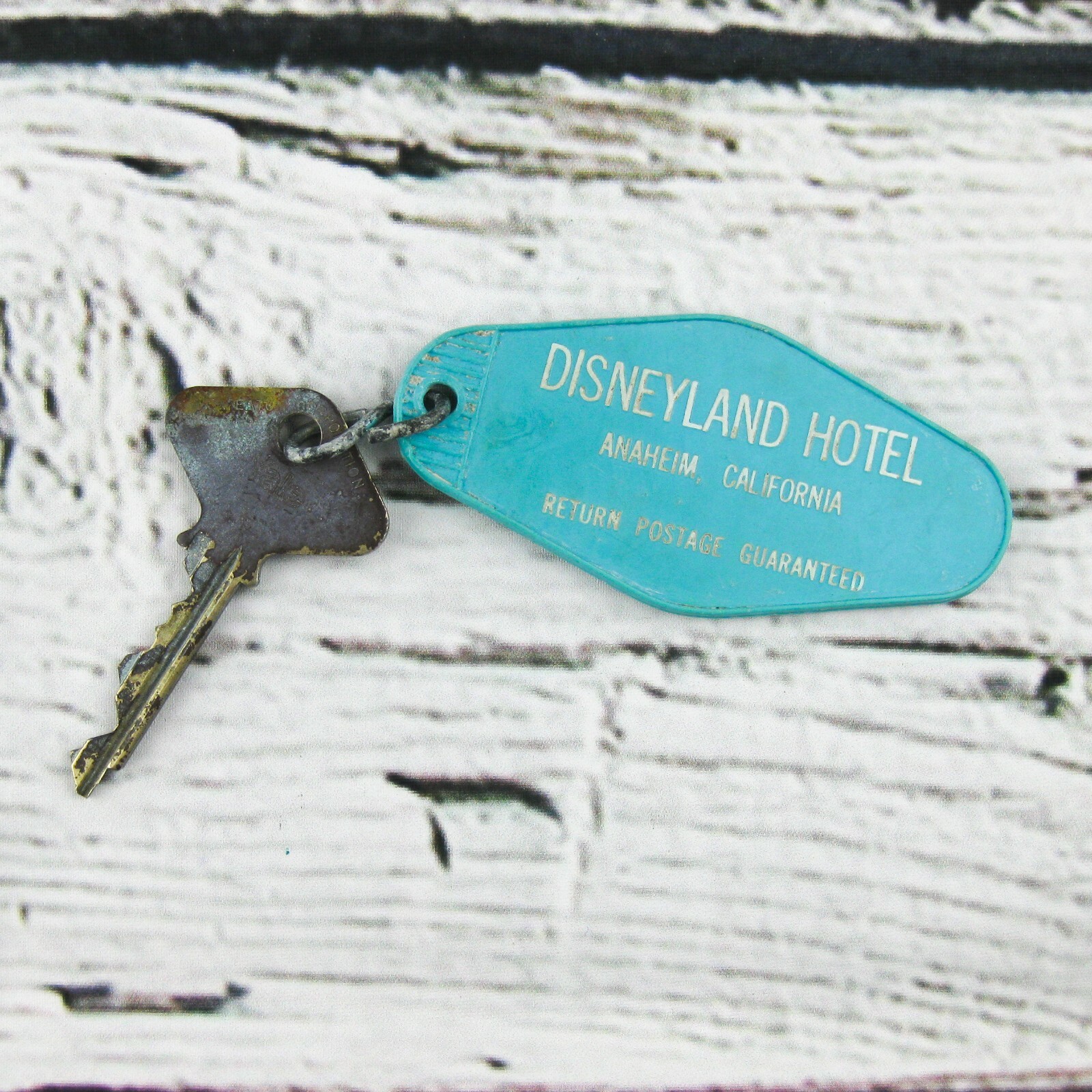 今だけセール ビンテージ ディズニーランド ホテル アナハイム 部屋の鍵 1930によるカリフォルニア ブルー時計飾り コレクション ディズニー 得割10 Www Appnatravels Com