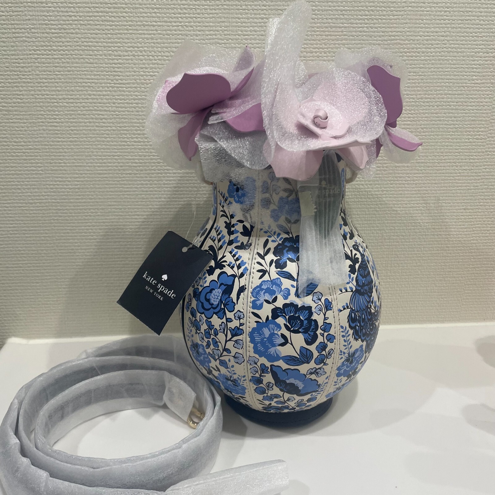 Kate Spade New York Perfect Plume 3D Flower Vase Crossbody Kate Spade New York Perfect Plume 3D Flower Vase Crossbody