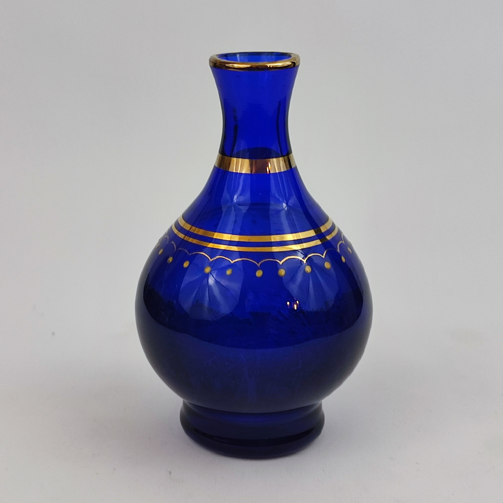 vintage-bohemian-glass-cobalt-blue-gold-bud-small-vase-kobaltblaue-kleine-vase