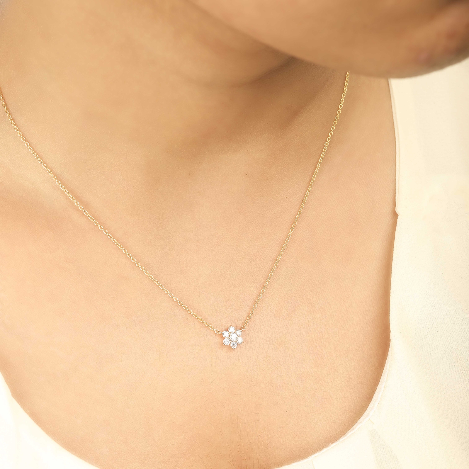 14K Gold 0.35 Ct. Diamond Floral Shape Wedding Pendant Necklace Jewelry
