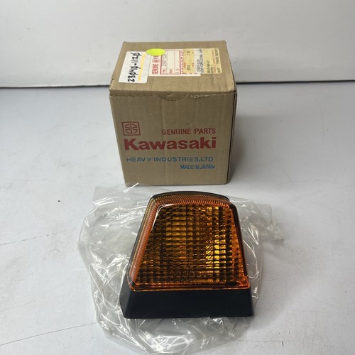 かくにん Kawasaki NINJA 1000R ZX1000 RIGHT REAR TURN SIGNAL LENS P/N