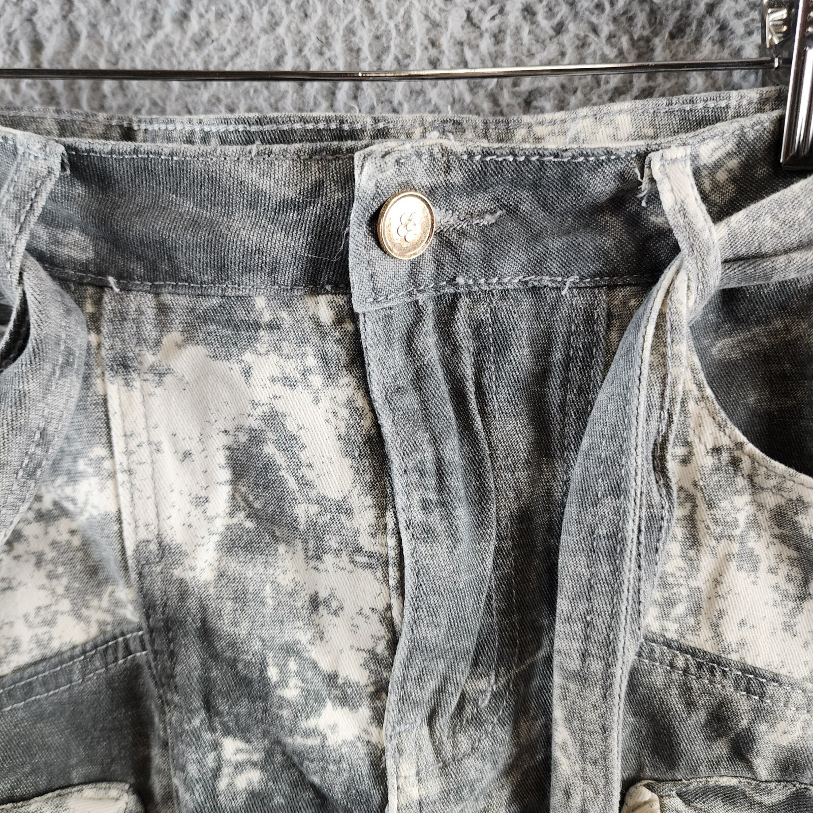 Madonna & Co. Cargo Denim Mini Skirt Women's L Gray Acid Wash Button Zip Closure - Picture 3 of 13