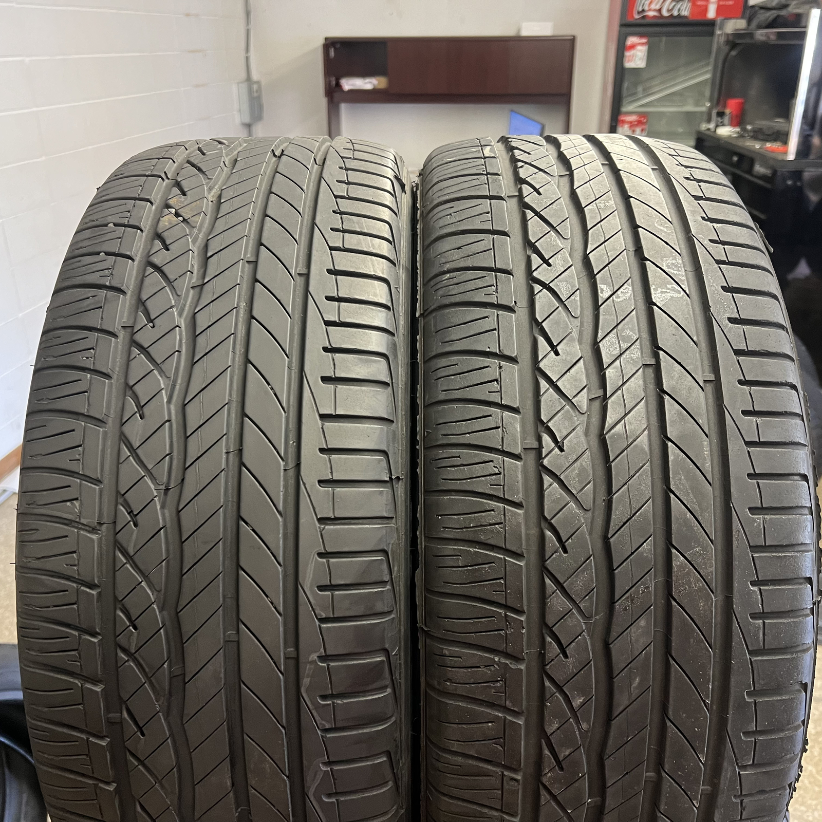 SET Of 2 TIRES  LikeNEW Dunlop Conquest Sport A/S  235/45R18 235/45/18 94V