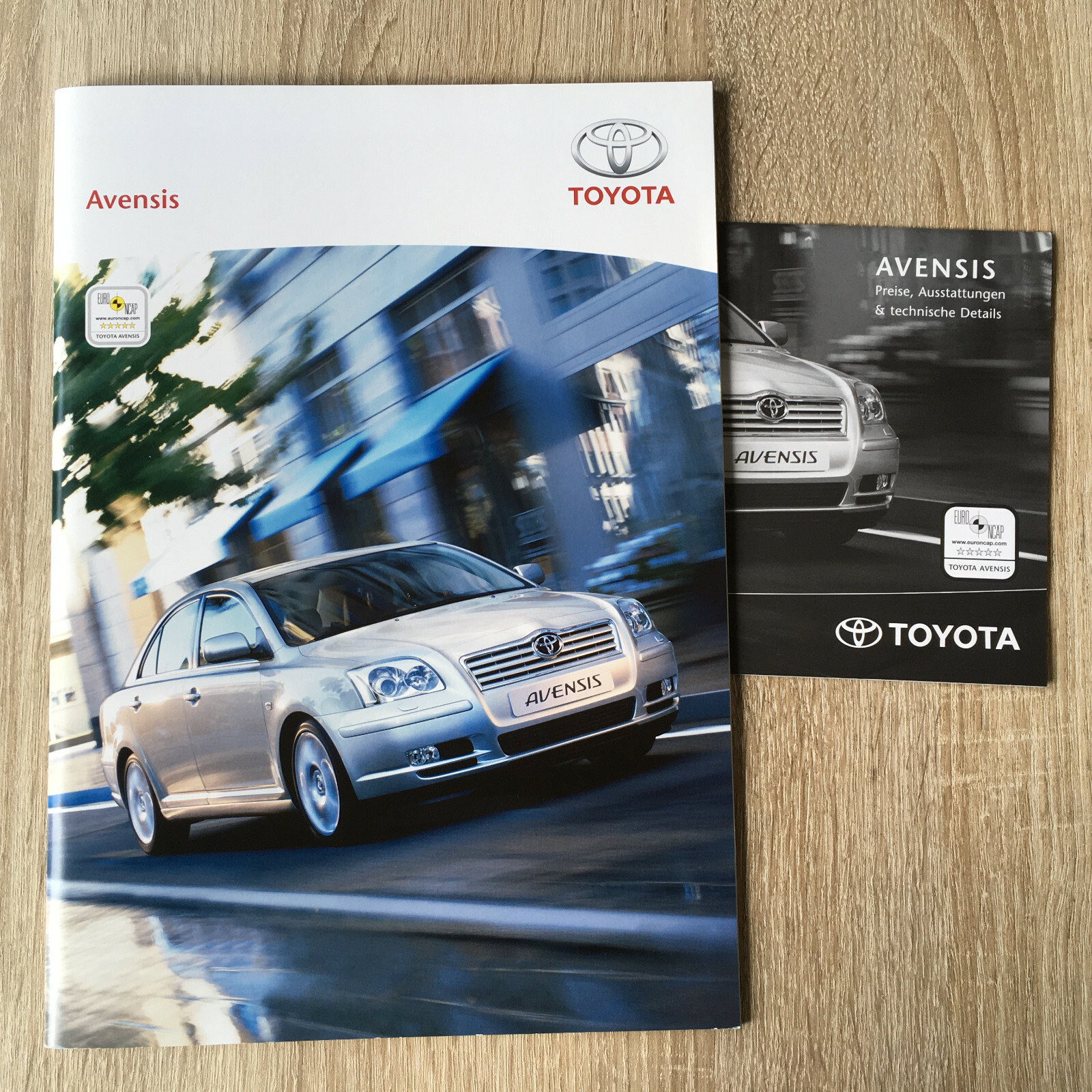 Prospekt Toyota Avensis, 2004, 39 Seiten + Preise, Ausstattungen, techn. Details