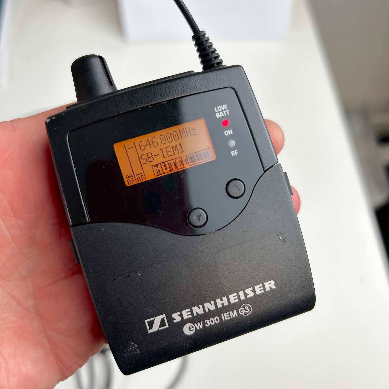Sennheiser EW300 IEM G3GB EW300 In Ear Monitor Receiver 606648MHz