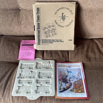 The Pampered Chef Ginger Bread Home Town Train #1806 Family Heritage Collection